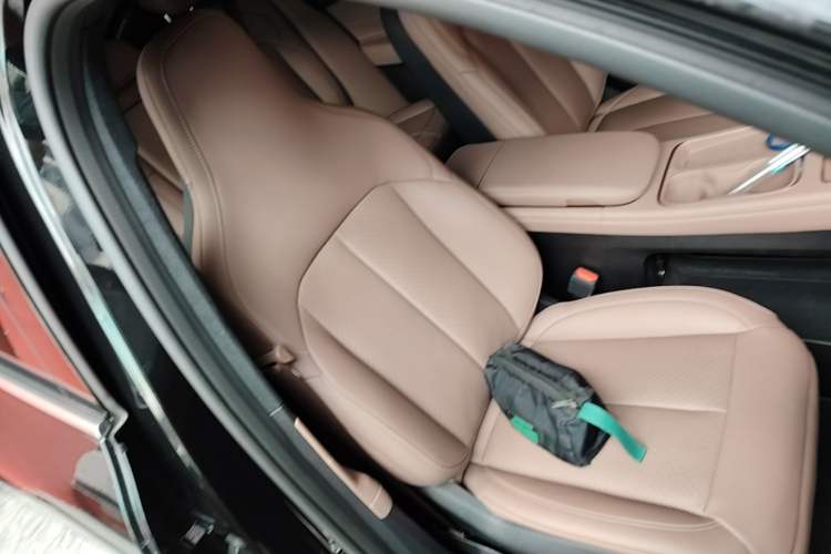 Used Nio EC6 2024 75 kWh Right Front Seat
