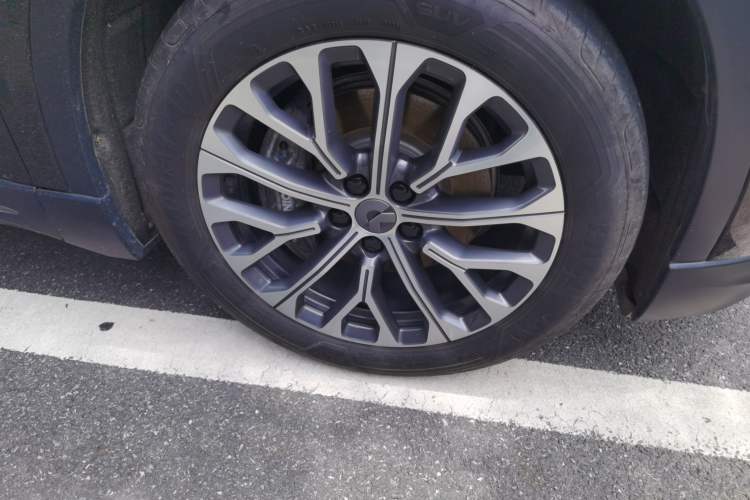 Used Nio EC6 2024 75 kWh Right Front Wheel Hub