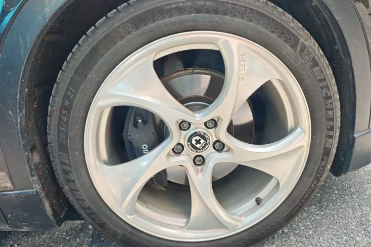 Used Nio EC6 2024 75 kWh Right Front Wheel Hub