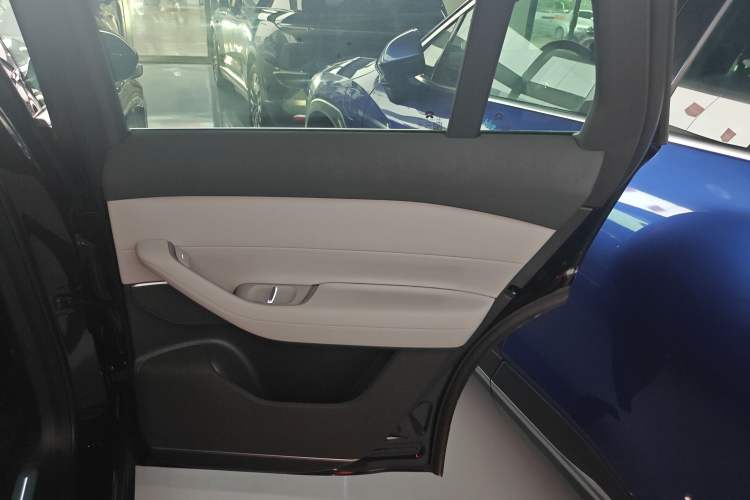 Used Nio EC6 2024 75 kWh Right Rear Door Interior