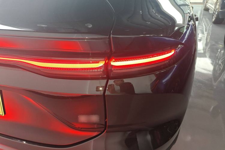 Used Nio EC6 2024 75 kWh Right Rear Taillight