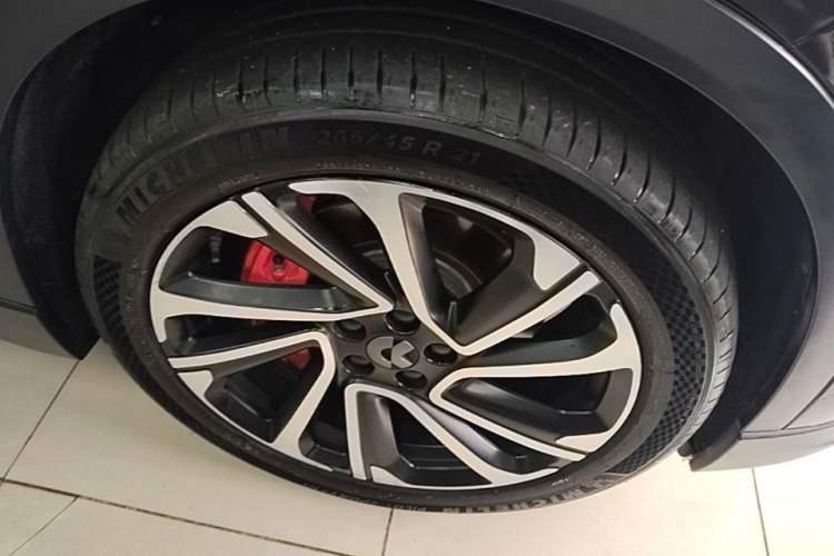Used Nio EC6 2024 75 kWh Right Rear Wheel Hub