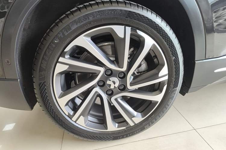 Used Nio EC6 2024 75 kWh Right Rear Wheel Hub