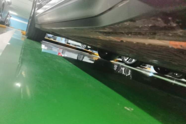 Used Nio EC6 2024 75 kWh Right Side Sill