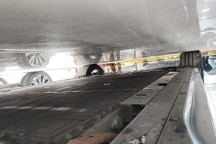 Used Nio EC6 2024 75 kWh Right Side Sill