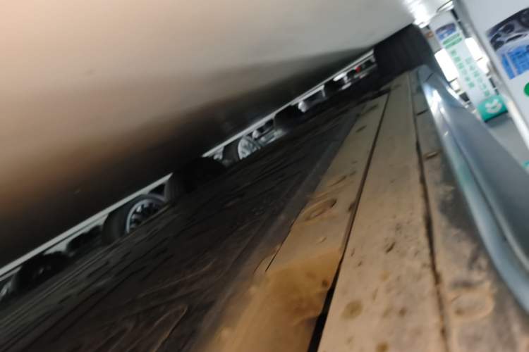 Used Nio EC6 2024 75 kWh Right Side Sill