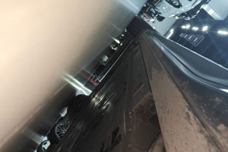 Used Nio EC6 2024 75 kWh Right Side Sill