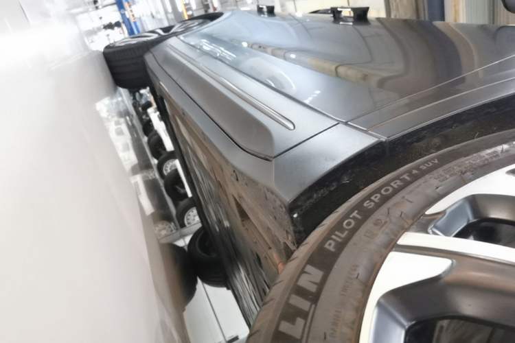 Used Nio EC6 2024 75 kWh Right Side Sill