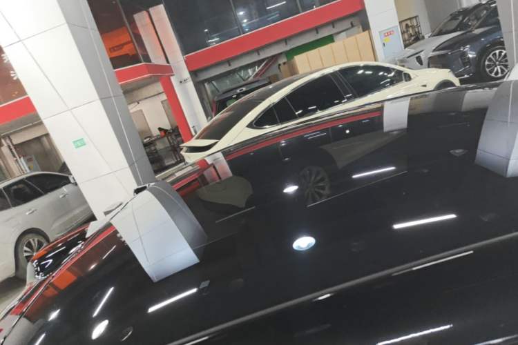 Used Nio EC6 2024 75 kWh Roof