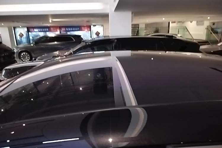Used Nio EC6 2024 75 kWh Roof