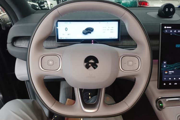 Used Nio EC6 2024 75 kWh Steering Wheel