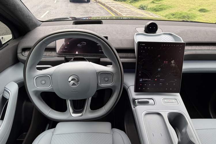 Used Nio EC6 2024 75 kWh Steering Wheel