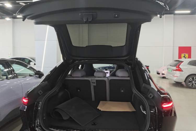 Used Nio EC6 2024 75 kWh Trunk