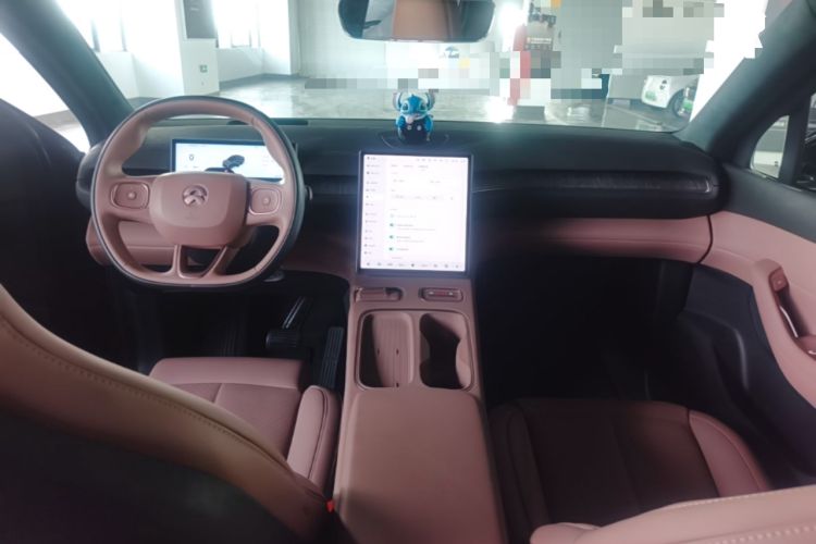 Used Nio EC6 2024 75 kWh Center Console