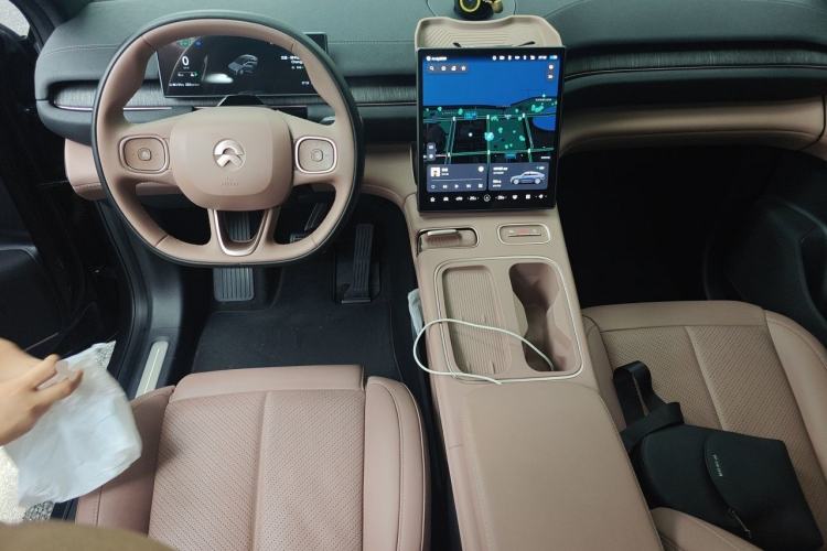 Used Nio EC6 2024 75 kWh Center Console