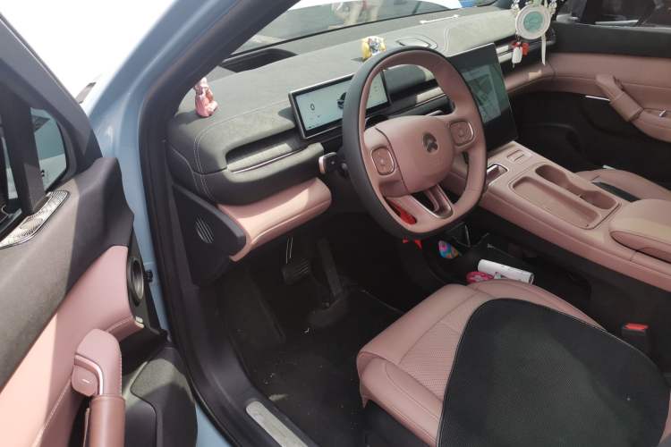 Used Nio EC6 2024 75 kWh Driver Seat
