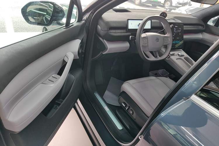 Used Nio EC6 2024 75 kWh Driver Seat