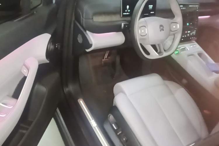 Used Nio EC6 2024 75 kWh Driver Seat