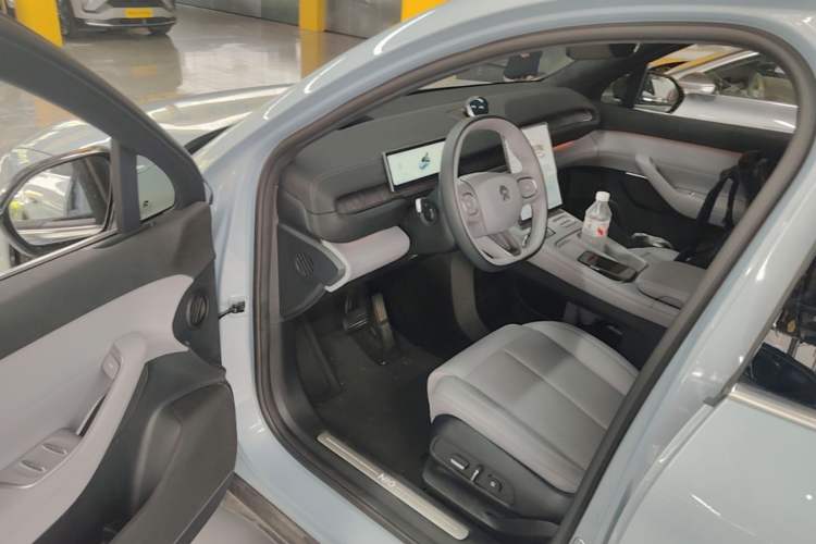 Used Nio EC6 2024 75 kWh Driver Seat