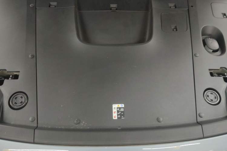 Used Nio EC6 2024 75 kWh Engine Bay