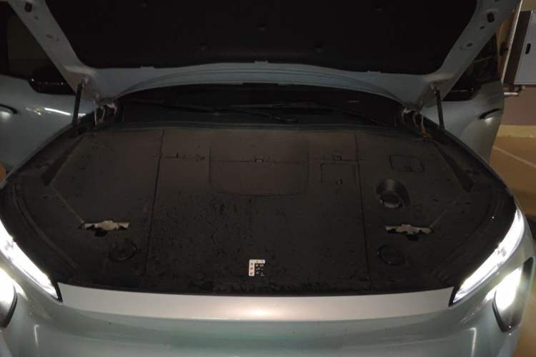 Used Nio EC6 2024 75 kWh Engine Bay