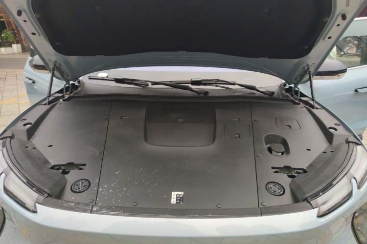 Used Nio EC6 2024 75 kWh Engine Bay
