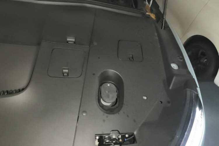 Used Nio EC6 2024 75 kWh Engine Bay Left