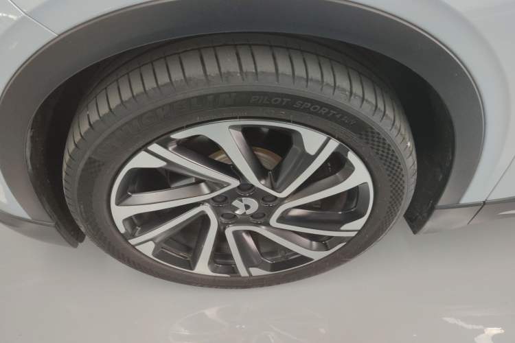 Used Nio EC6 2024 75 kWh Exterior 4
