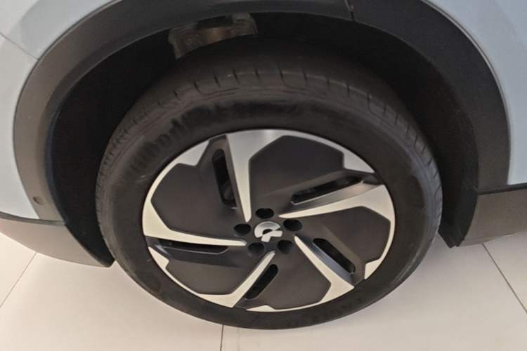 Used Nio EC6 2024 75 kWh Exterior 5