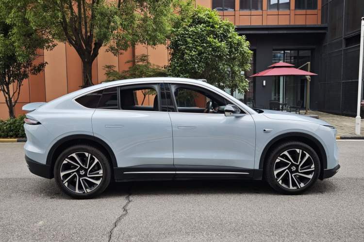 Used Nio EC6 2024 75 kWh Exterior 7