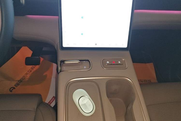Used Nio EC6 2024 75 kWh Gear Lever