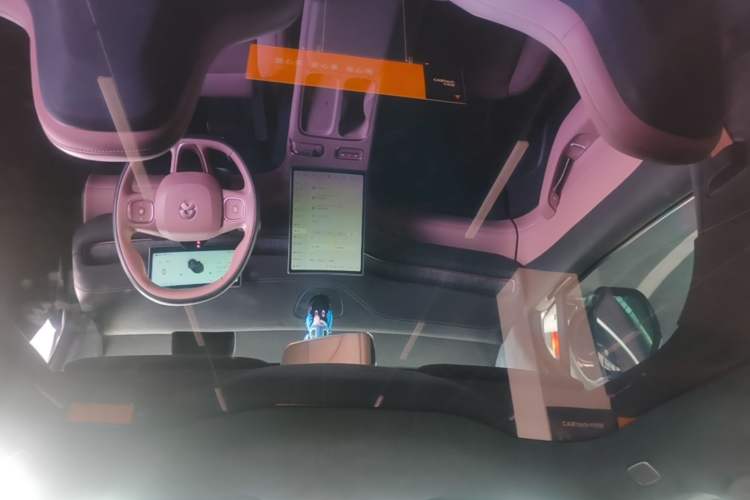 Used Nio EC6 2024 75 kWh Headliner