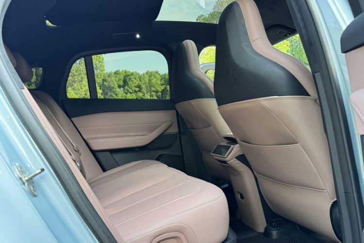 Used Nio EC6 2024 75 kWh Headliner