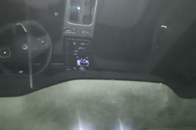 Used Nio EC6 2024 75 kWh Headliner