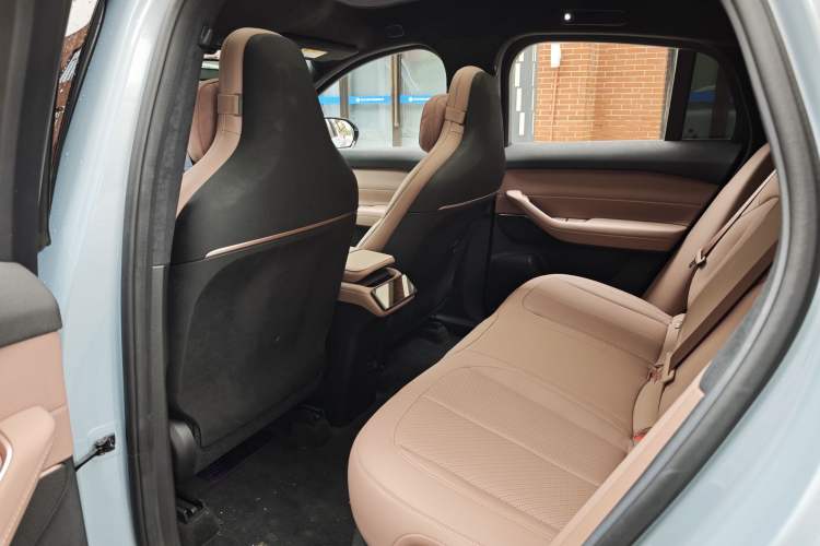 Used Nio EC6 2024 75 kWh Interior 2