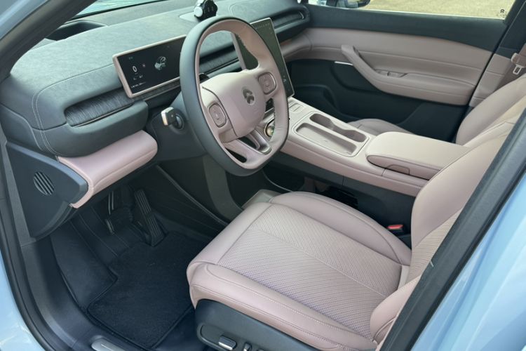 Used Nio EC6 2024 75 kWh Interior 2
