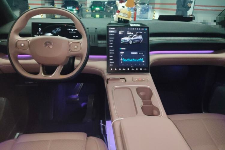 Used Nio EC6 2024 75 kWh Interior 2
