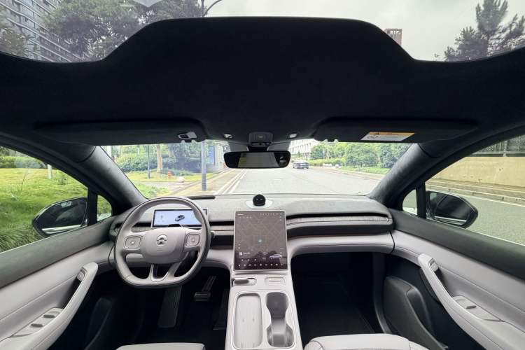 Used Nio EC6 2024 75 kWh Interior 2
