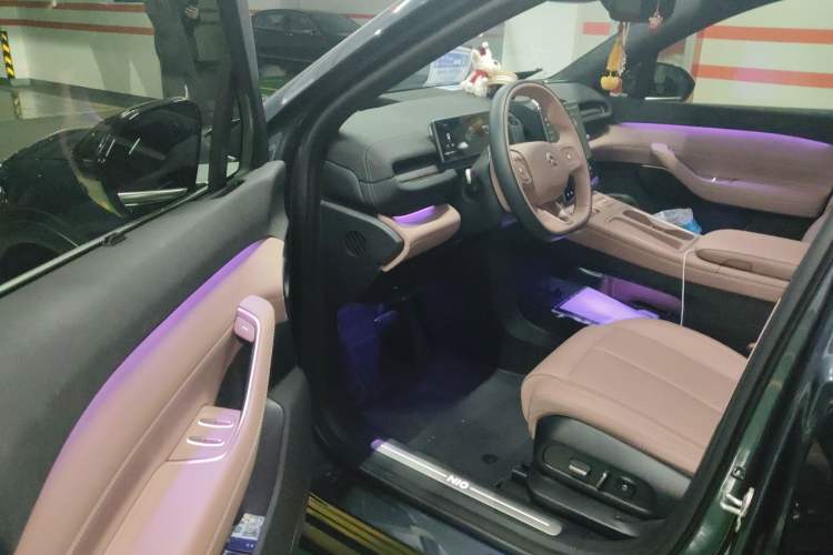 Used Nio EC6 2024 75 kWh Interior 3