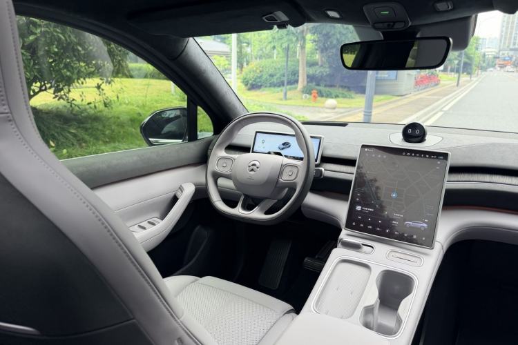 Used Nio EC6 2024 75 kWh Interior 4
