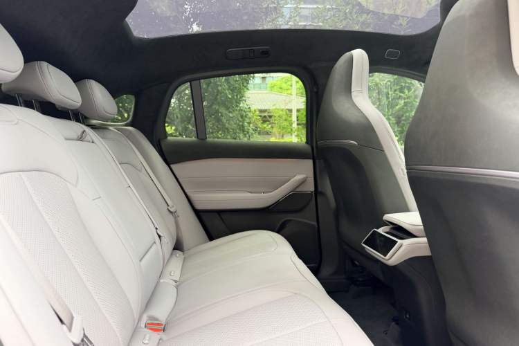 Used Nio EC6 2024 75 kWh Interior 5