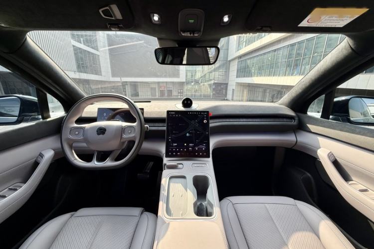 Used Nio EC6 2024 75 kWh Interior 6