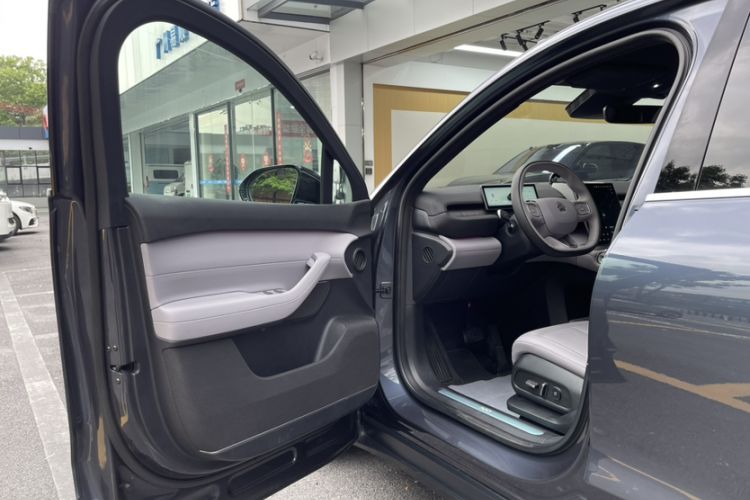 Used Nio EC6 2024 75 kWh Interior 6