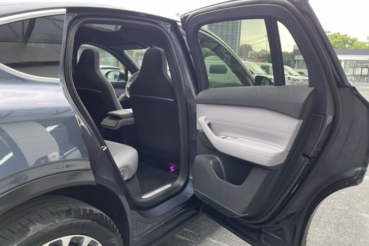 Used Nio EC6 2024 75 kWh Interior 7