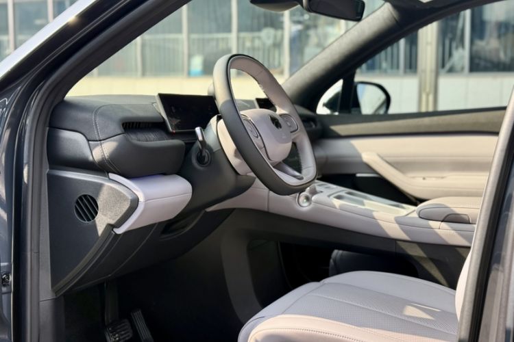 Used Nio EC6 2024 75 kWh Interior 8