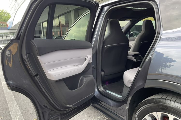 Used Nio EC6 2024 75 kWh Interior 8