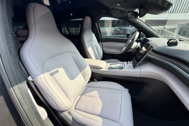 Used Nio EC6 2024 75 kWh Interior 9
