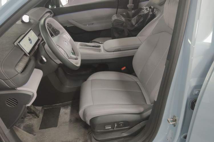 Used Nio EC6 2024 75 kWh Left Front Seat