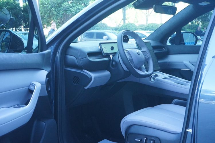 Used Nio EC6 2024 75 kWh Left Front Seat