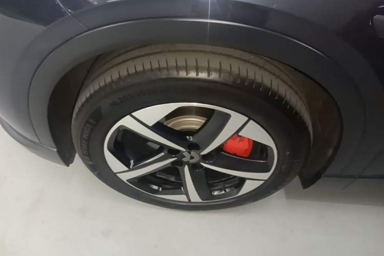 Used Nio EC6 2024 75 kWh Left Front Wheel Hub